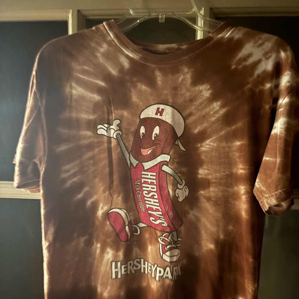 Hersheypark Brown Tie-Dye T-Shirt size medium. Short sleeve